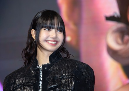 BLACKPINK’s Lisa Makes History at the 2026 Golden Globe Awards!